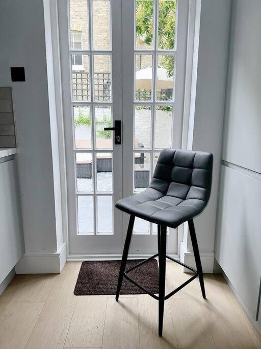 Londwell, Luxe And Leaves, Chelsea Flat With Private Garden Διαμέρισμα Λονδίνο Εξωτερικό φωτογραφία